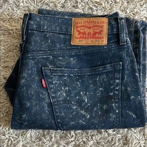 Levi's Men's Blue distressed/bleached Jeans